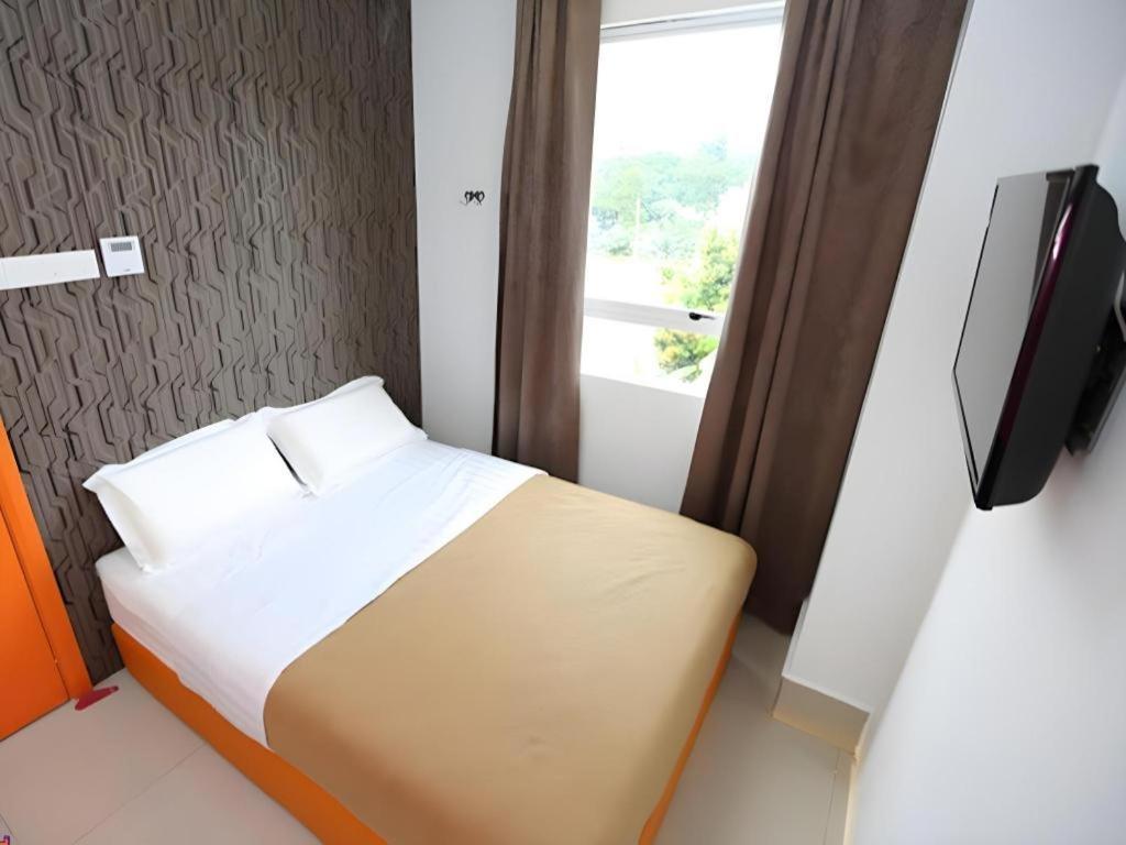 1 Hotel Taman Connaught Kuala Lumpur Exterior photo
