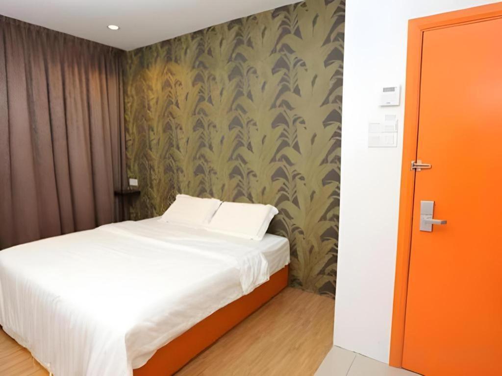 1 Hotel Taman Connaught Kuala Lumpur Exterior photo