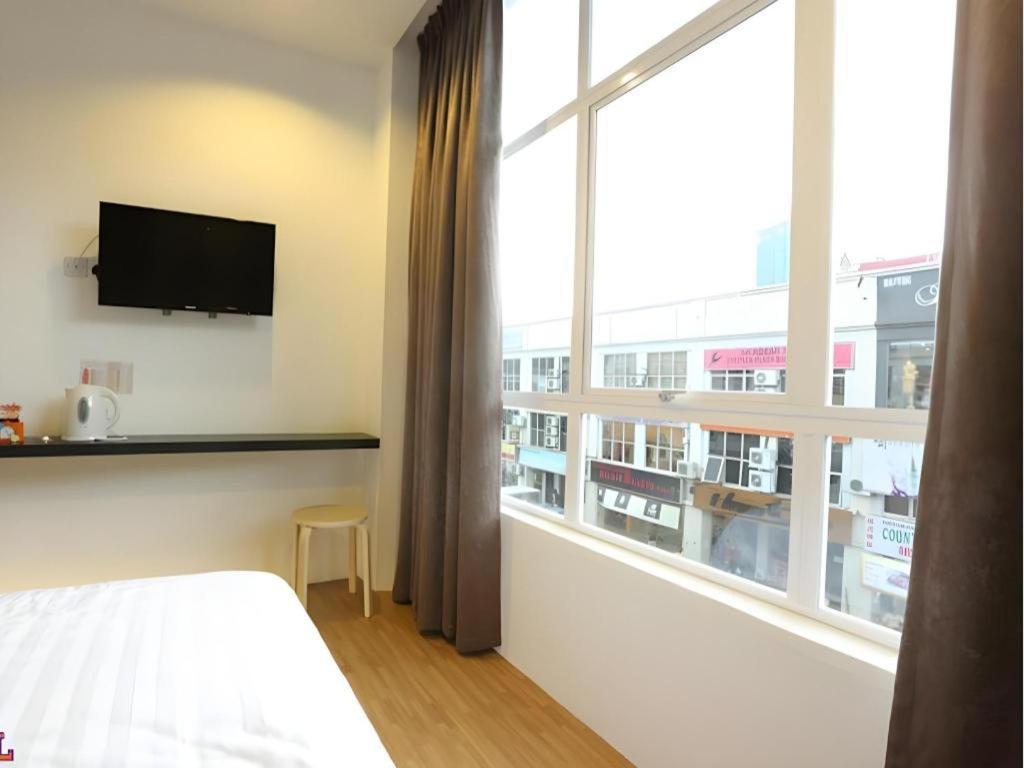 1 Hotel Taman Connaught Kuala Lumpur Exterior photo