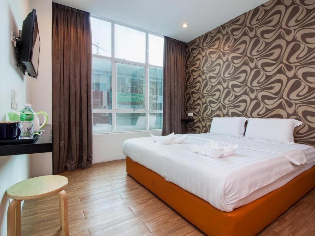1 Hotel Taman Connaught Kuala Lumpur Exterior photo